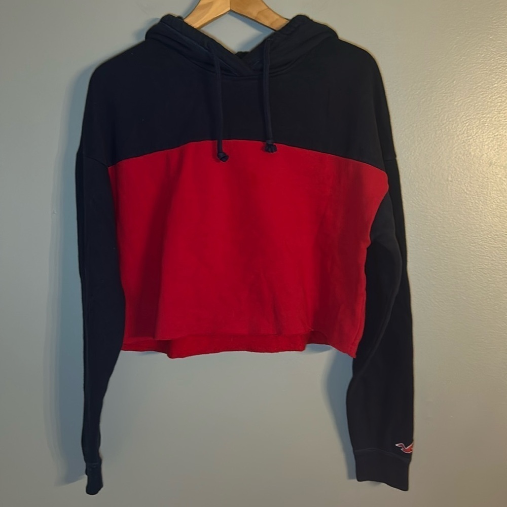 Hollister Cropped Color block Hoodie, Sz M, Navy Blue, Red Sweatshirt